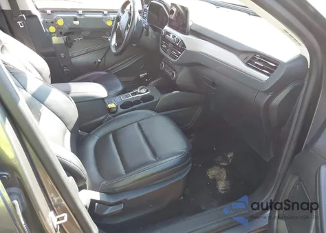 2021 Ford Escape Sel Hybrid z USA, uszkodzony, nr VIN 1FMCU0CZ9MUA77102